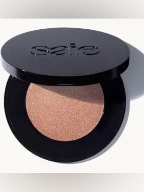 Saie Highlighter in Quartzglow